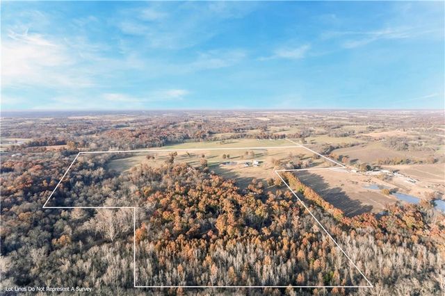 37907 E State Route B Highway, Creighton, MO 64739