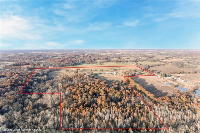 37907 E State Route B Highway, Creighton, MO 64739