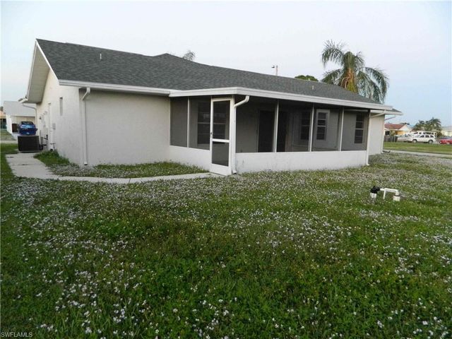 19378 Coraltree CT, Lehigh Acres, FL 33936