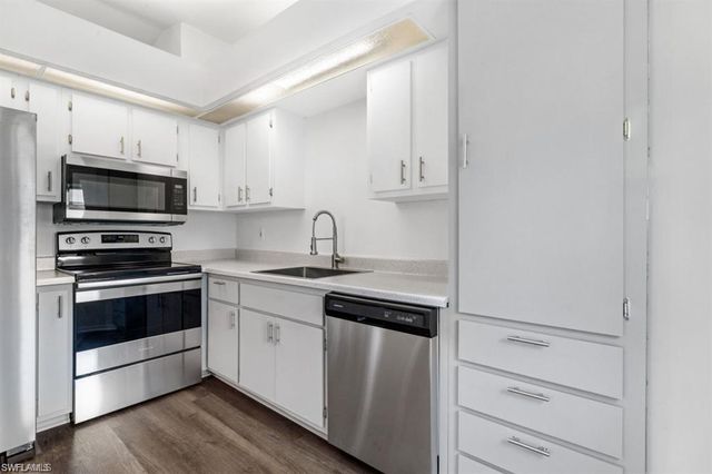 19378 Coraltree CT, Lehigh Acres, FL 33936