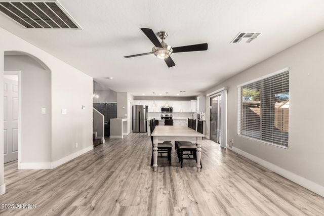 8836 W SALTER Drive, Peoria, AZ 85382