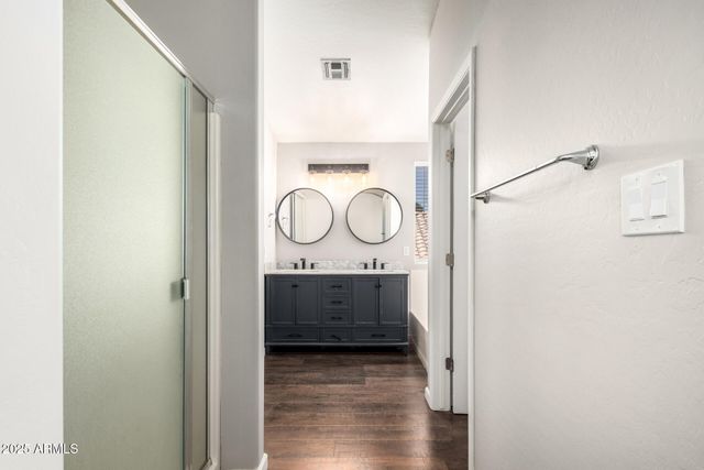 8836 W SALTER Drive, Peoria, AZ 85382