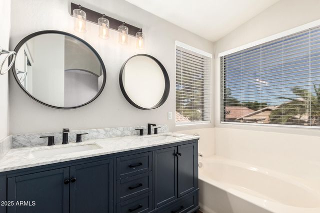 8836 W SALTER Drive, Peoria, AZ 85382