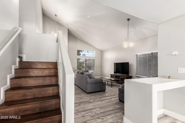 8836 W SALTER Drive, Peoria, AZ 85382