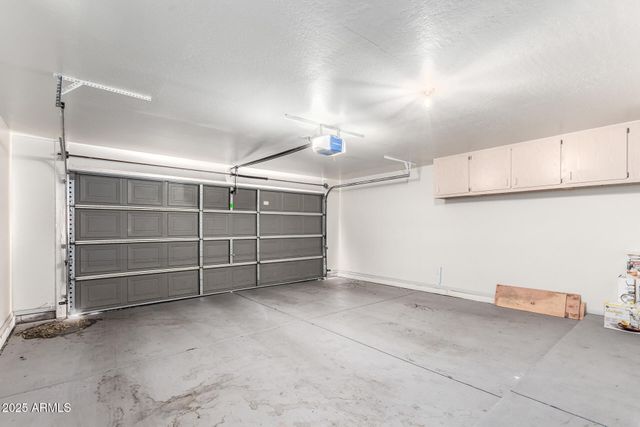 8836 W SALTER Drive, Peoria, AZ 85382