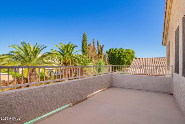 8836 W SALTER Drive, Peoria, AZ 85382