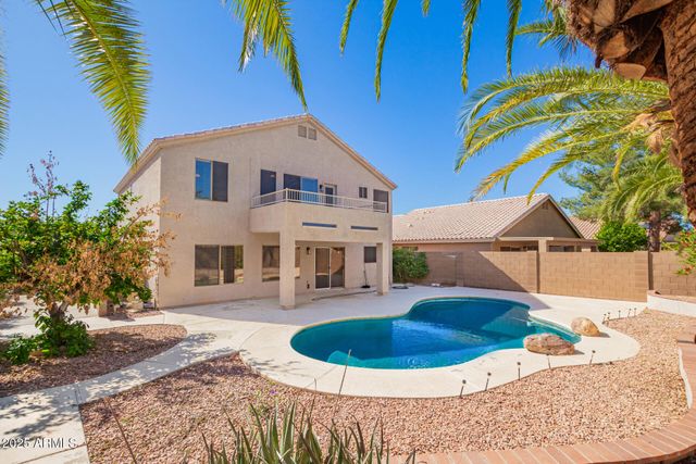 8836 W SALTER Drive, Peoria, AZ 85382