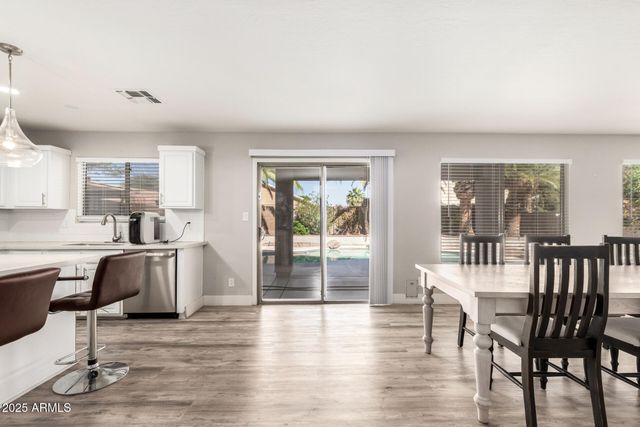 8836 W SALTER Drive, Peoria, AZ 85382