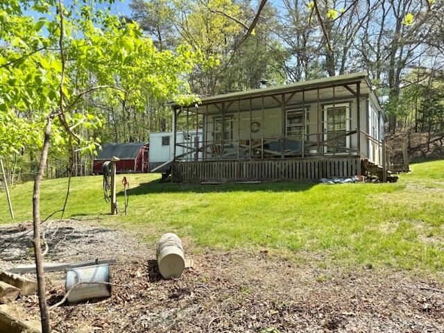 1142 Davis LN, Vinton, VA 24179