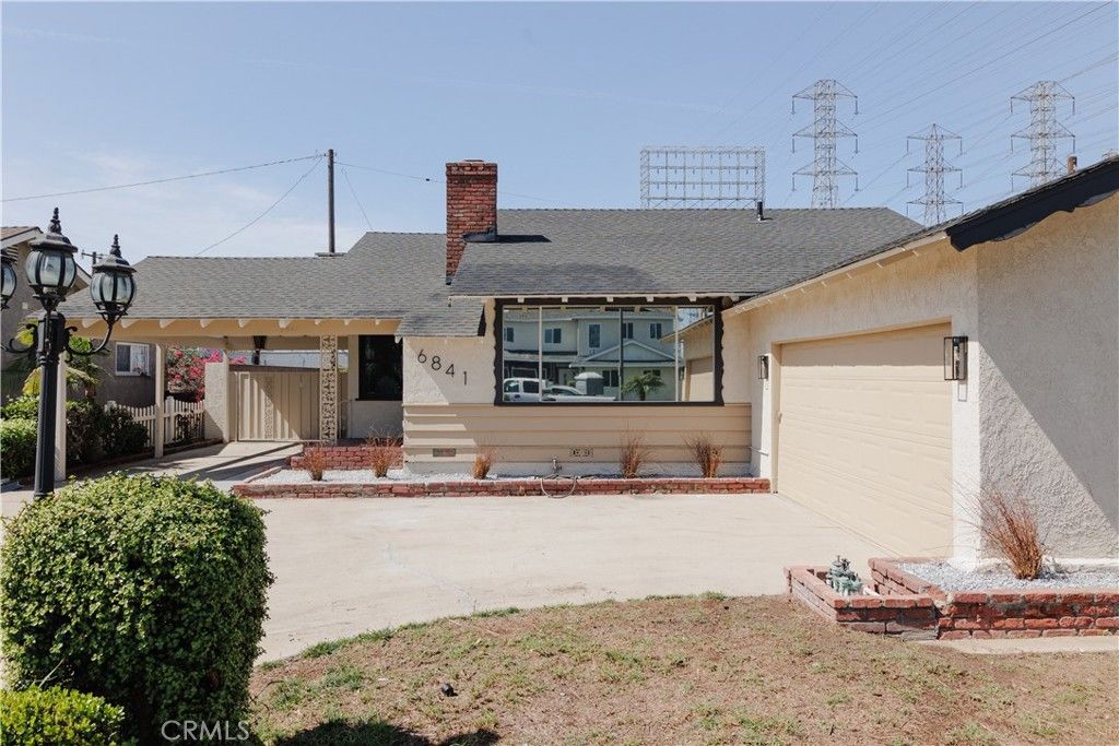 Image 2 of property listing at 6841 Millmark, Long Beach, CA 90805