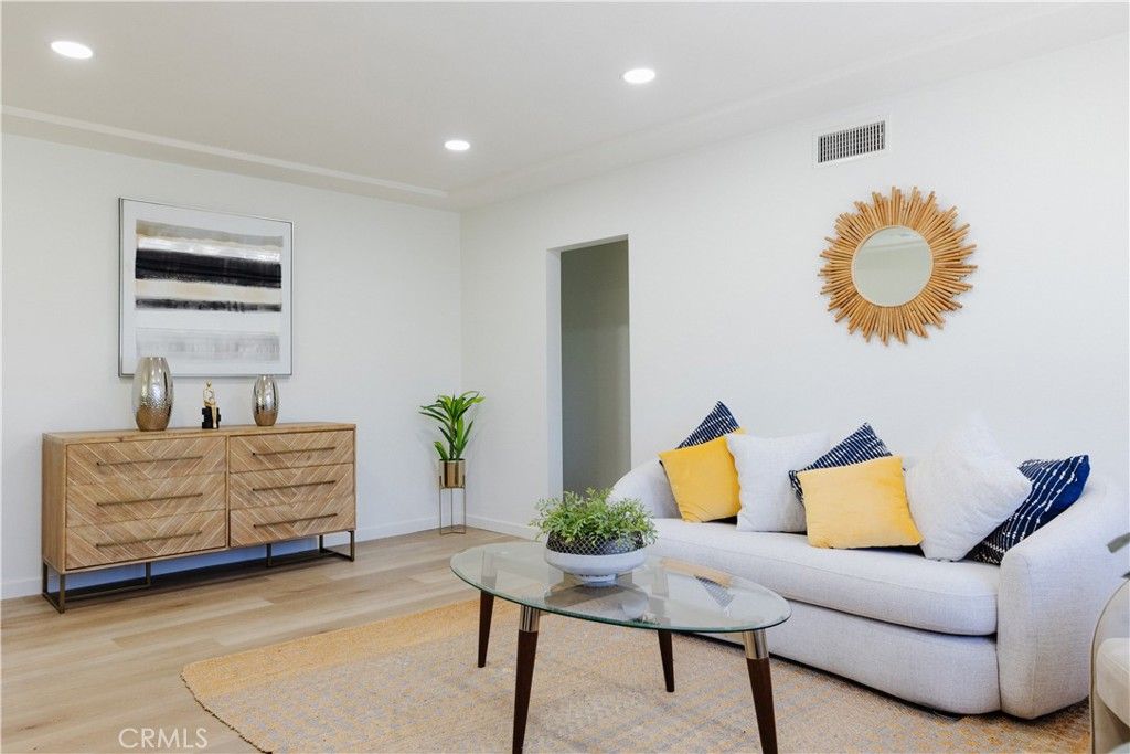 Image 36 of property listing at 6841 Millmark, Long Beach, CA 90805