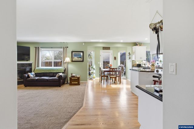 2033 West Park Ct NW, Salem, OR 97304