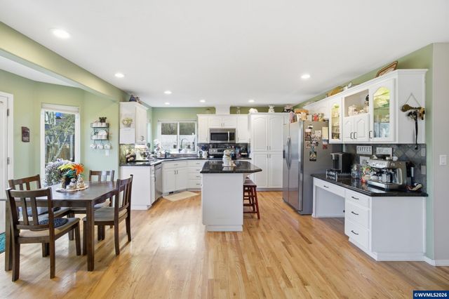 2033 West Park Ct NW, Salem, OR 97304