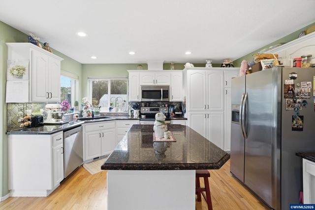 2033 West Park Ct NW, Salem, OR 97304