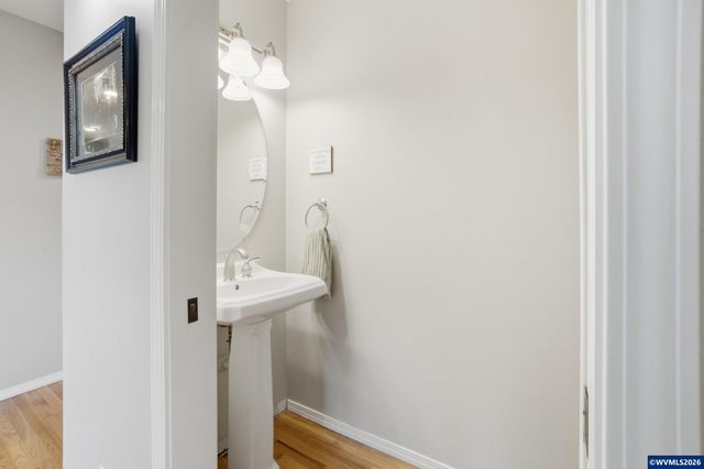 2033 West Park Ct NW, Salem, OR 97304