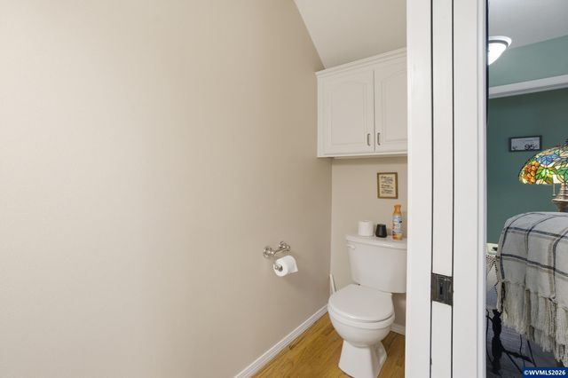 2033 West Park Ct NW, Salem, OR 97304