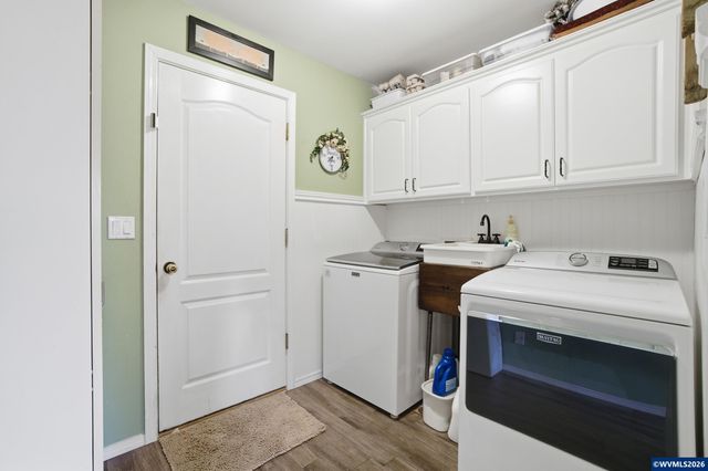 2033 West Park Ct NW, Salem, OR 97304