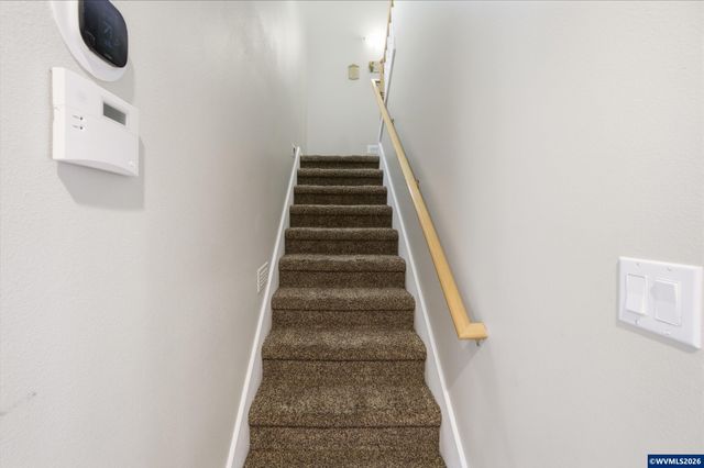 2033 West Park Ct NW, Salem, OR 97304