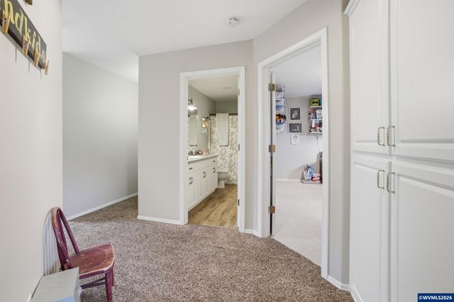 2033 West Park Ct NW, Salem, OR 97304