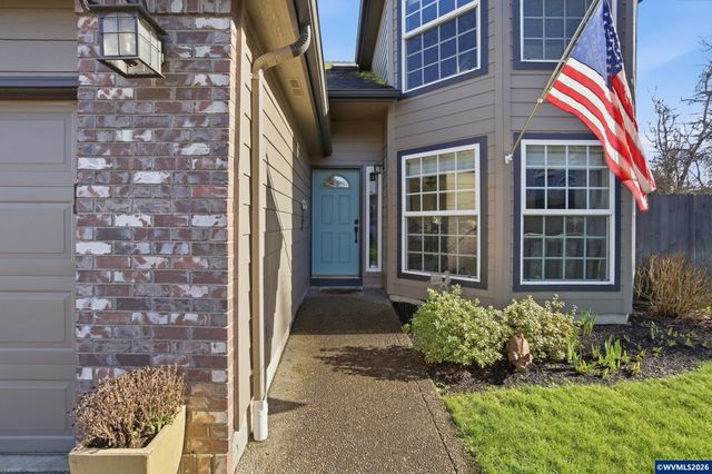 2033 West Park Ct NW, Salem, OR 97304