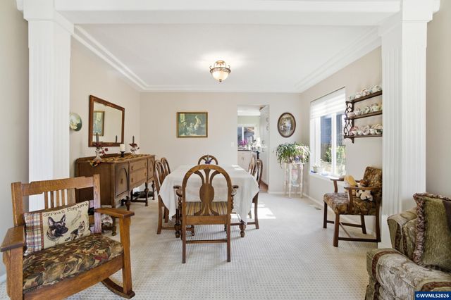 2033 West Park Ct NW, Salem, OR 97304