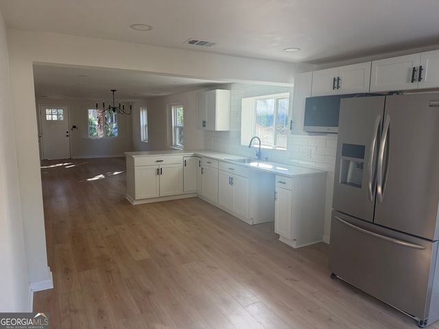 614 W 38th Street, Savannah, GA 31415