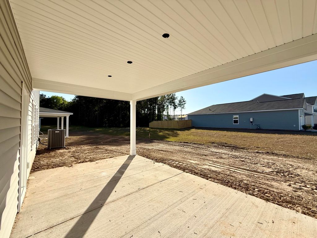Image 15 of property listing at 5344 Bending Flats Way, Summerville, SC 29485