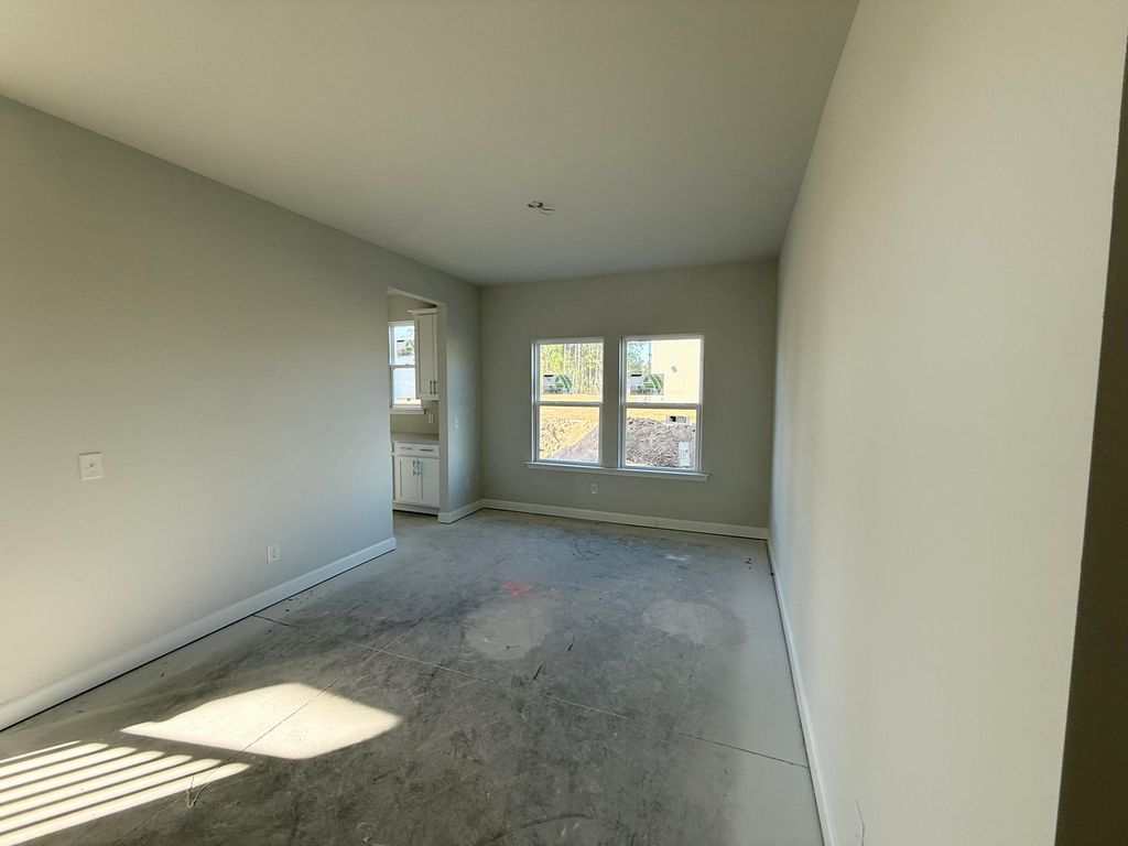 Image 7 of property listing at 5344 Bending Flats Way, Summerville, SC 29485