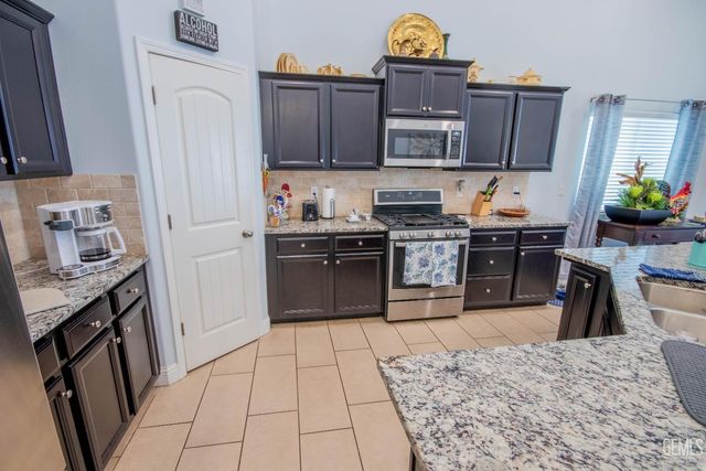 5404 Rivulet Run Court, Bakersfield, CA 93313