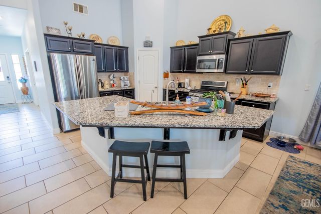 5404 Rivulet Run Court, Bakersfield, CA 93313