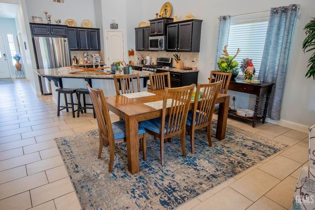 5404 Rivulet Run Court, Bakersfield, CA 93313