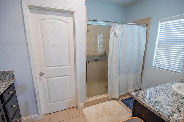 5404 Rivulet Run Court, Bakersfield, CA 93313