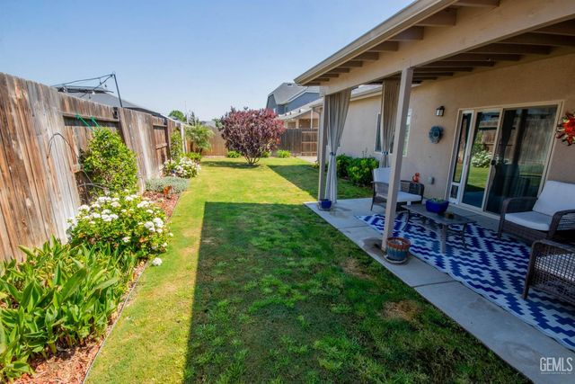 5404 Rivulet Run Court, Bakersfield, CA 93313