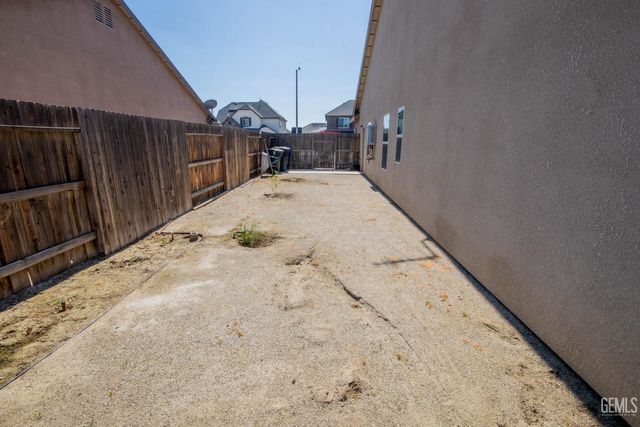 5404 Rivulet Run Court, Bakersfield, CA 93313