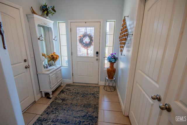 5404 Rivulet Run Court, Bakersfield, CA 93313