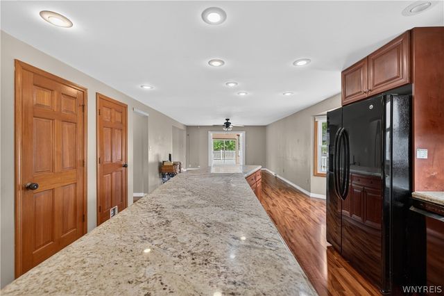 1995 Creekside Drive, Grand Island, NY 14072