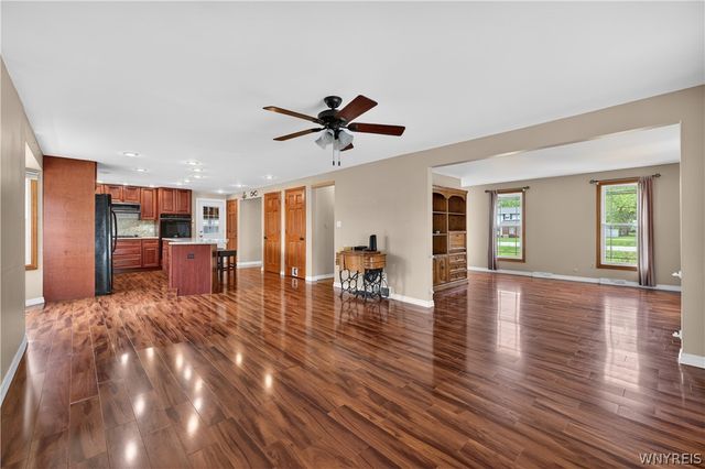 1995 Creekside Drive, Grand Island, NY 14072