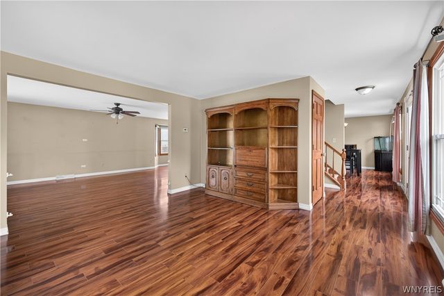 1995 Creekside Drive, Grand Island, NY 14072