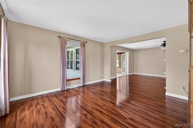 1995 Creekside Drive, Grand Island, NY 14072
