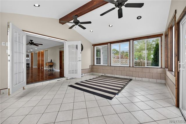 1995 Creekside Drive, Grand Island, NY 14072