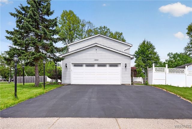 1995 Creekside Drive, Grand Island, NY 14072