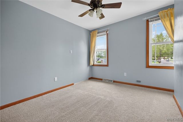 1995 Creekside Drive, Grand Island, NY 14072