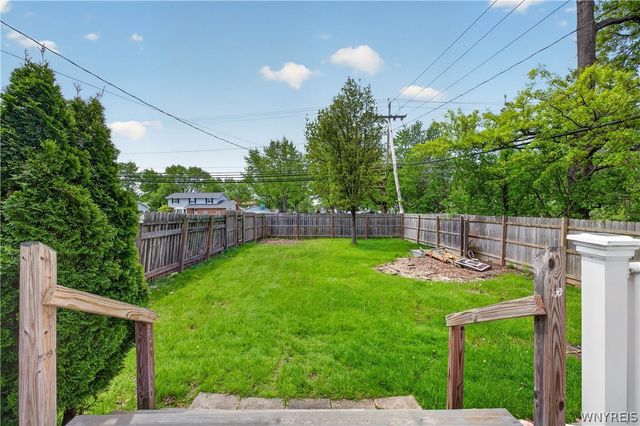 1995 Creekside Drive, Grand Island, NY 14072