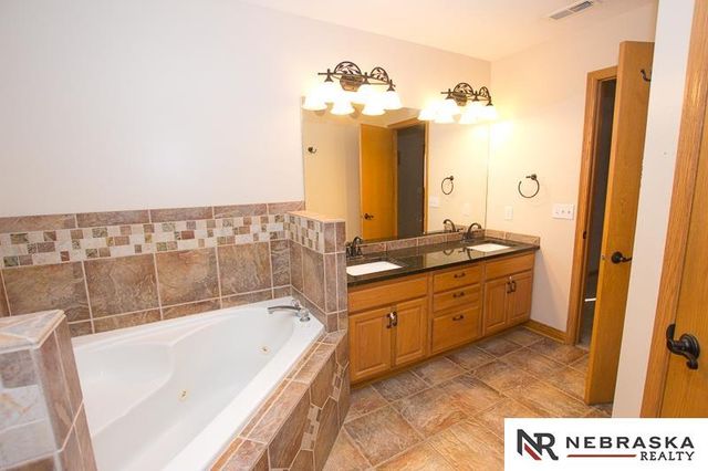 7500 S 36th Street, Lincoln, NE 68516
