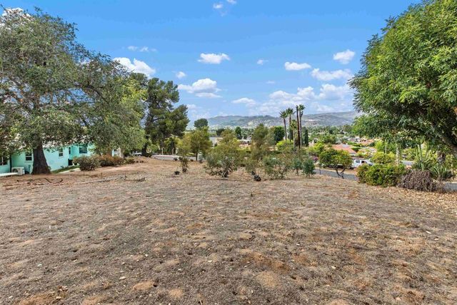 Patterson Rd, Escondido, CA 92027