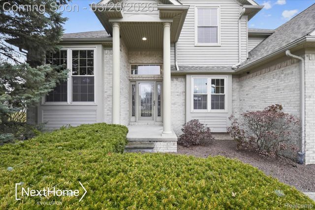 27078 Brookview Court, Brownstown Charter Township, MI 48134