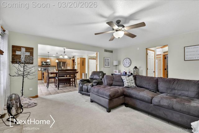 27078 Brookview Court, Brownstown Charter Township, MI 48134