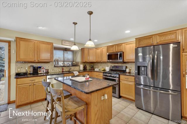 27078 Brookview Court, Brownstown Charter Township, MI 48134