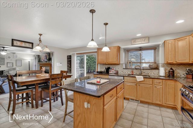 27078 Brookview Court, Brownstown Charter Township, MI 48134