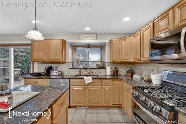 27078 Brookview Court, Brownstown Charter Township, MI 48134